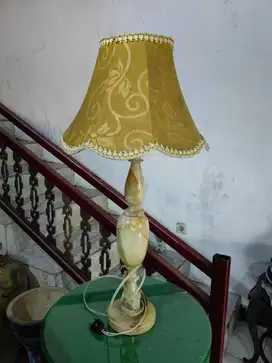 Lampu Tidur Lawas Mewah