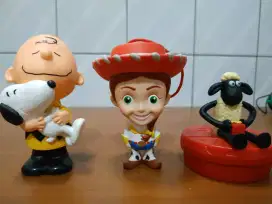 Koleksi pajangan mainan anak