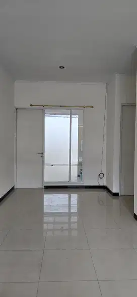 Disewakan Rumah Minimalis di Taman Kopo Indah TKI 5