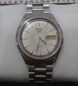 Jam tangan seiko
