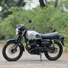 KAWASAKI W175 CAFE SILVER 2023 KM 800 PERAK PAJAK PANJANG LIKE NEW