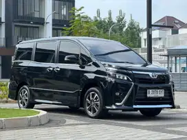 58rb LOW KM!! Toyota Voxy 2.0 AT 2018 - Hitam