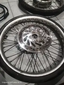 Pelek jari-jari+ ban depan belakang