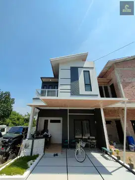 Rumah 2 lantai plus Mezzanine di Jalan Raya Ciater BSD Serpong