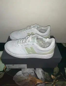 Sepatu NewBalance Woman