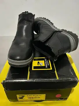 Sepatu boots pakalolo