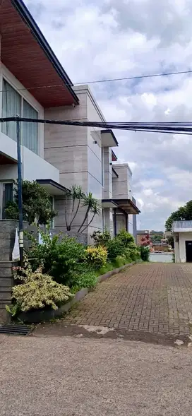 Rumah Minimalis Lux Siap Huni Bagus di Cileunyi Bandung