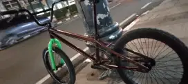 Sepedah BMX street ukuran 20