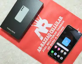 Samsung S23 FE 5G 8/256 LIKE NEW
GARANSI SAMPAI 30/11/2025