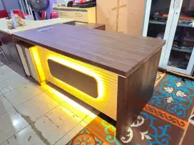 Meja direktur premium
