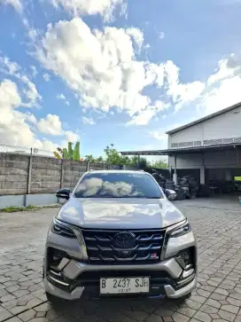 VRZ GR 2022 2.8 diesel matic. Km71rb