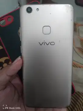 Vivo V7 plus 4/64gb