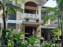 Rumah Besar Dekat Stasiun Tanjung Barat, Lingkungan Nyaman