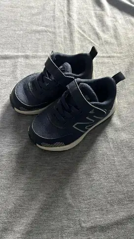 Sepatu anak NB ori