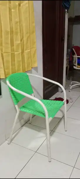 Kursi ayam besi
