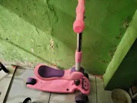 Scooter anak musik bagus