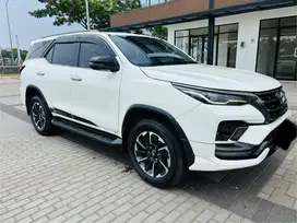 Fortuner 2.4 GR Sport matik 2021