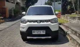 Suzuki Spesso Putih