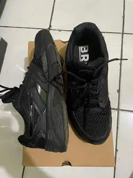Sepatu sneakers brodo neptune black