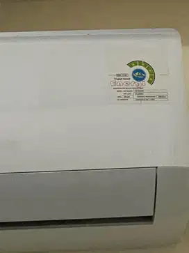DIJUAL AC SHARP SETENGAH PK