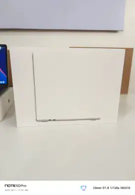 Macbook Air 13 Inch M2 2022