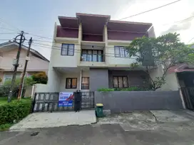 DIJUAL CEPAT: Rumah Modern 2 Lantai SHM di Mertilang Bintaro Sektor 9