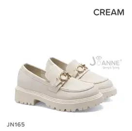 Sepatu atau footwear boots