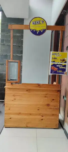 Rombong jualan kayu