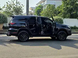 FORTUNER 2.4 VRZ AT 2020 , HITAM
