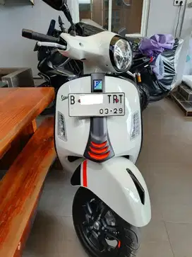 Jual Vespa GTS 150 i-get
