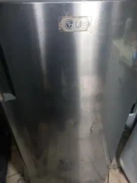 Di jual kulkas 1 pintu merk LG normal siap pakai