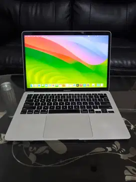 MacBook 2018 13 inch Intel Core i5 RAM 8 GB SSD 512 GB