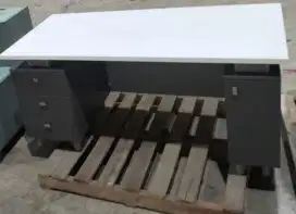 Dijual murah meja kantor dan monitor