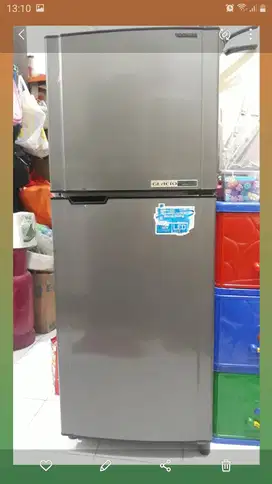 Dijual kulkas 2pintu toshiba glacio model GR-y228JZ