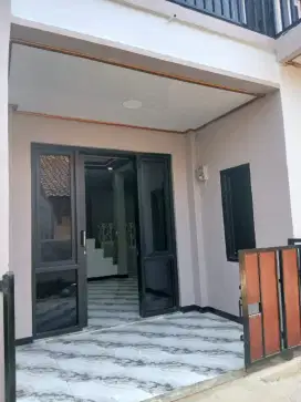 Rumah 2 lantai masuk mobil Gratis AC gratis Water heater