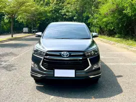 Toyota Innova 2.0 Venturer Matic / AT '2017 Abu-abu