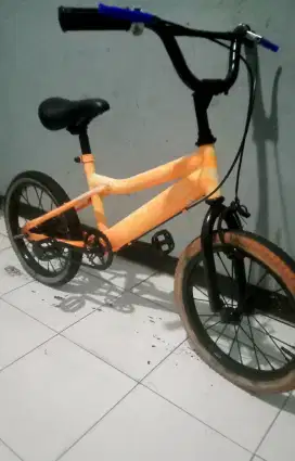 Dijual sepeda BMX GOLDEN masih bgus ban msih tebal batangan keker aman