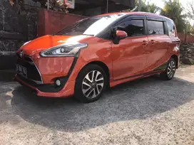 Toyota Sienta 1.5 Q Bensin -AT 2017 Orange