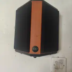 Speaker wharefedale surround