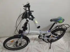 Sepeda lipat uk 20