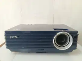 Proyektor Benq mp611