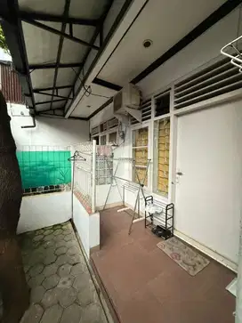 Dijual Rumah 3 Lantai di Jatinegara Jakarta Timur