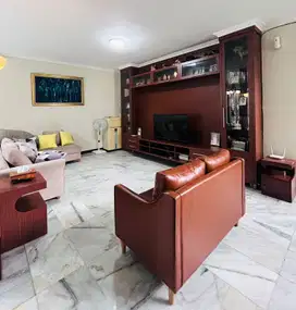 Dijual Rumah area pejaten 2 lantai bagus fully furnished siap huni