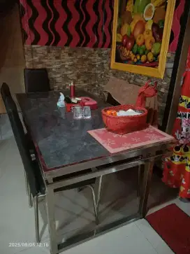 Meja makan marmer 6 kursi