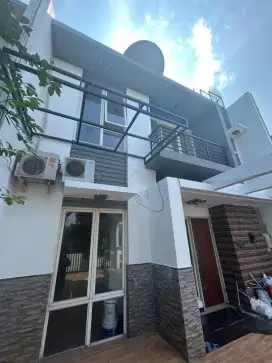 Rumah di cluster ifolia harapan indah bekasi
