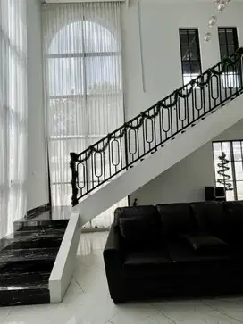 Jual Cepat Rumah Lux Modern Eropa 14x17,5m2 di Imperial Gading