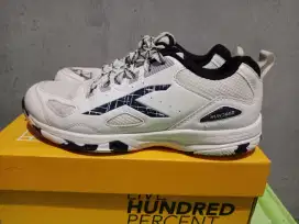 Sepatu Badminton Hundred Galaxy Msih Mulus