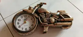 Jam meja motor Harley