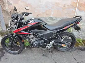 Dijual Honda cb150r  2014 warna hitam