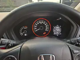 HONDA HR-V Abu-Abu Metalic E CVT 2018 – Istimewa!